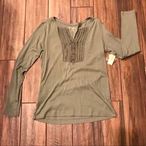👚 NWT Eddie Bauer brand women’s long sleeve shirt